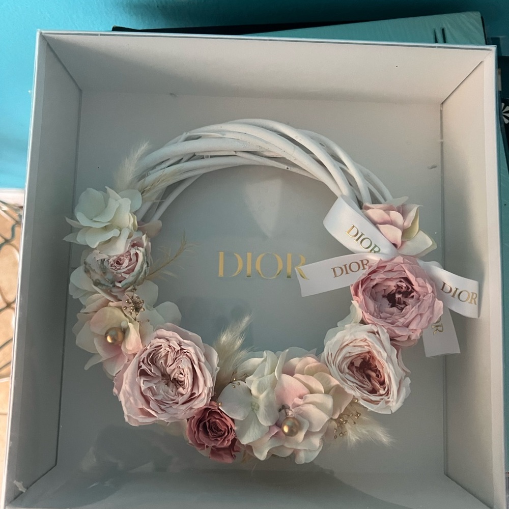 Dior Japan Edition Beaute Wreath In Box